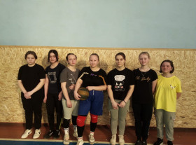 Призовое место в районных соревнованиях по волейболу.